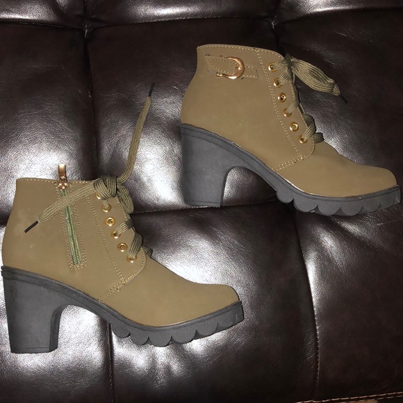 Shoes - DONATED:
🥰Booties